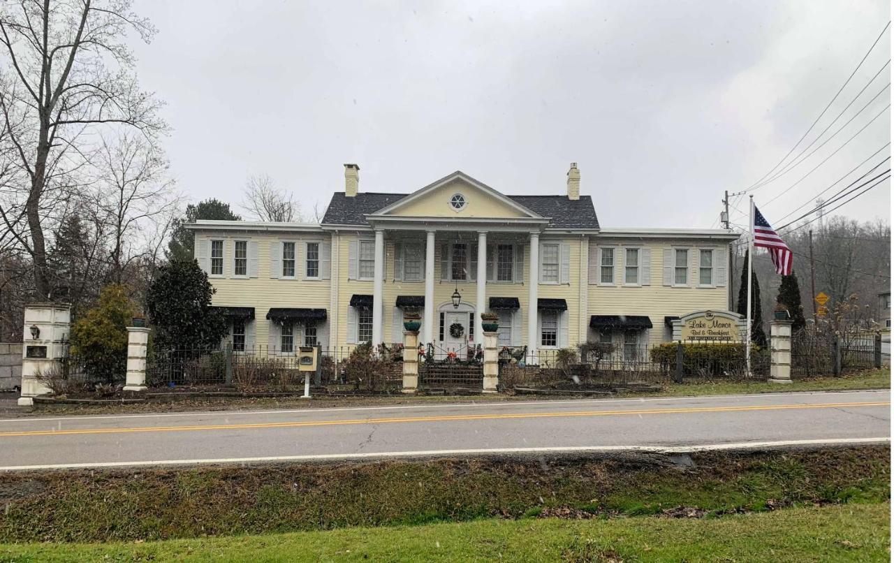 The Lake Manor Bed and Breakfast Morgantown Esterno foto