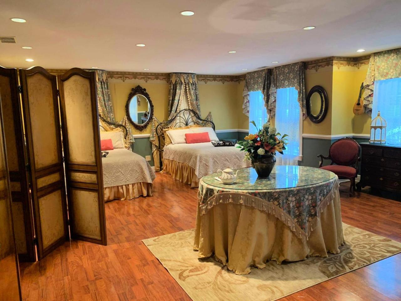 The Lake Manor Bed and Breakfast Morgantown Esterno foto