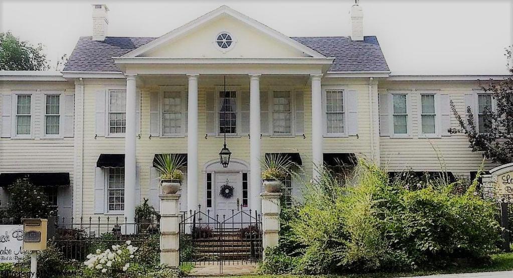 The Lake Manor Bed and Breakfast Morgantown Esterno foto